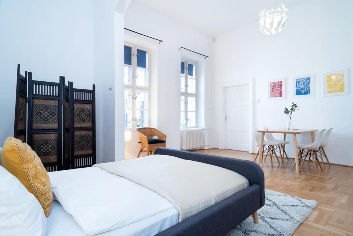 Lovely Downtown Apartment Close To The Basilica Budapest Exteriör bild