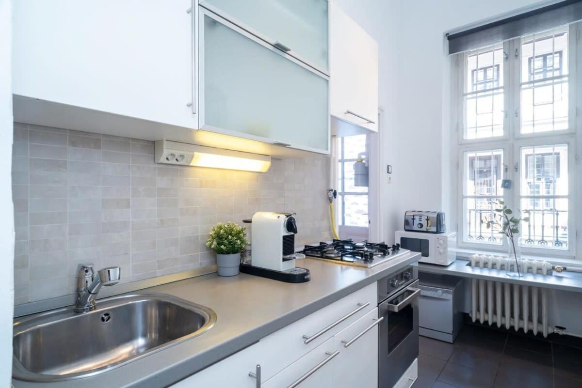 Lovely Downtown Apartment Close To The Basilica Budapest Exteriör bild