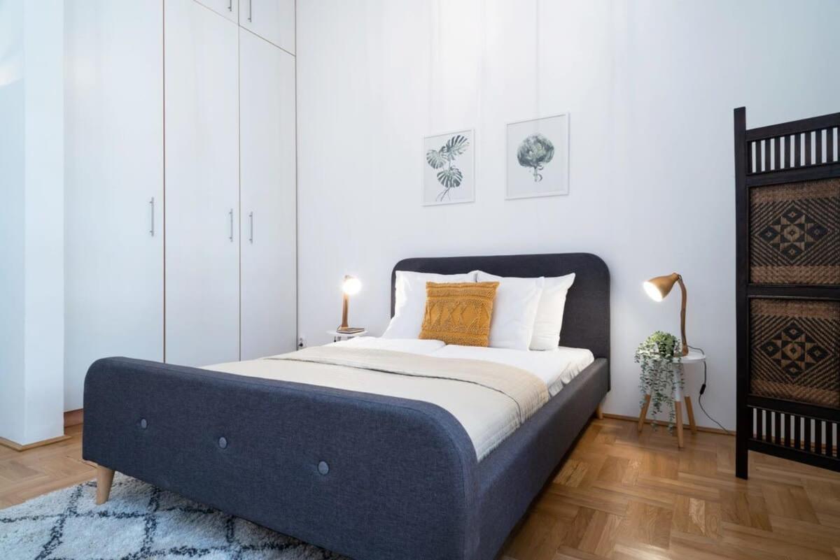 Lovely Downtown Apartment Close To The Basilica Budapest Exteriör bild